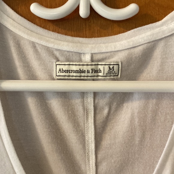 NWOT Abercrombie Vneck - Picture 2 of 2